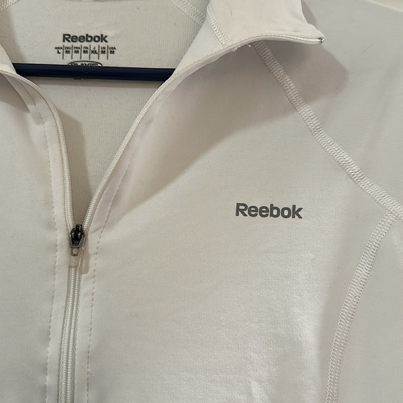 Reebok half-zip long sleeve activewear top - Picture 4 of 10
